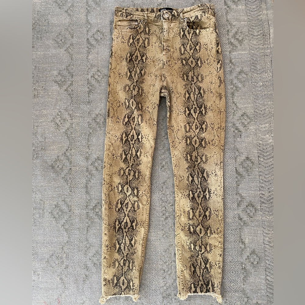 Zara Snake print jeans size 8